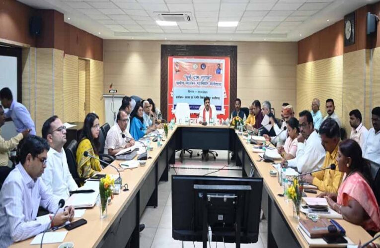 रायपुर : पूर्ण ग्राम सुराज और स्वावलम्बन की दिशा में नया संकल्प: उपमुख्यमंत्री विजय शर्मा की अध्यक्षता में कार्यशाला सम्पन्न