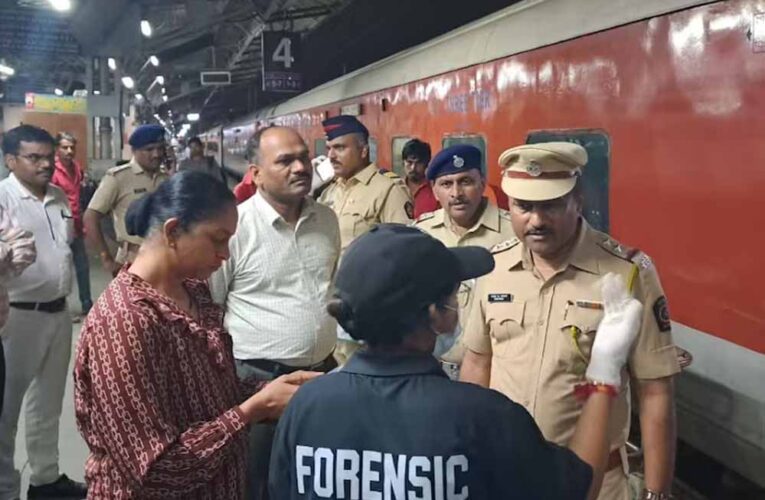मुंबई-कुशीनगर एक्सप्रेस में सनसनी: AC कोच के टॉयलेट से मिला 5 साल की बच्ची का शव