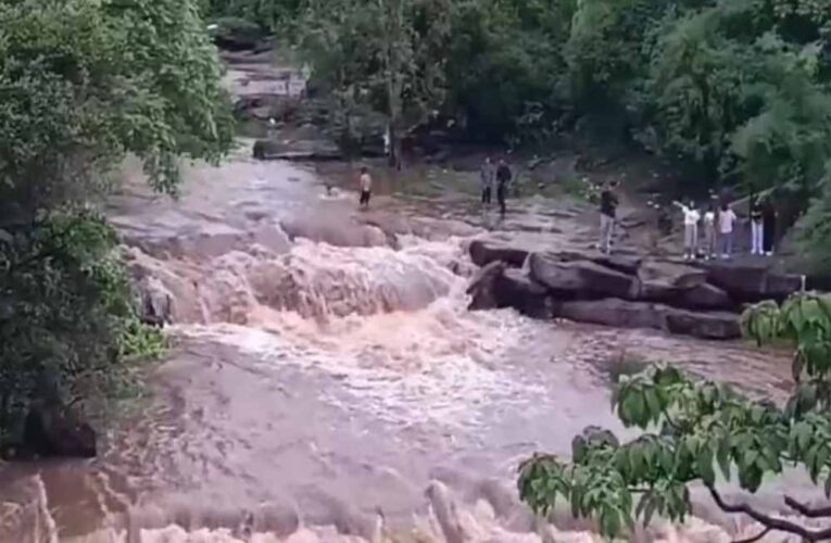 सतना में दर्दनाक हादसा: परसमनिया पठार के राजा बाबा वॉटरफॉल में दो दोस्तों की डूबने से मौत