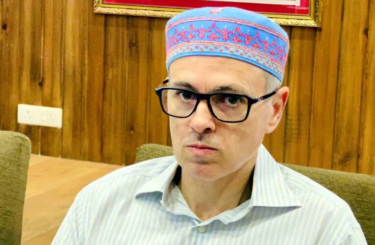 जम्मू-कश्मीर सरकार की बड़ी कार्रवाई, जमात-ए-इस्लामी और FAT से जुड़े 215 स्कूल किए अधिग्रहित