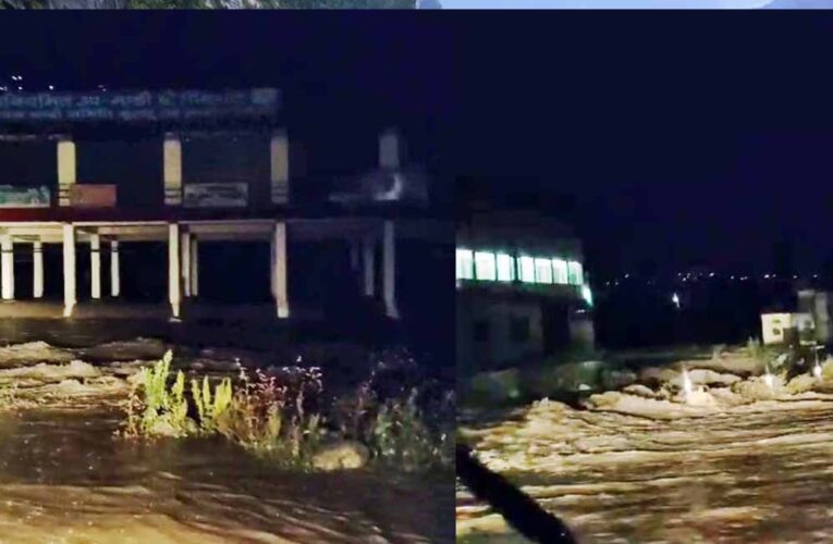 भारी बारिश से मनाली में तबाही, दुकानों को नुकसान और NH-3 कई जगह टूटा