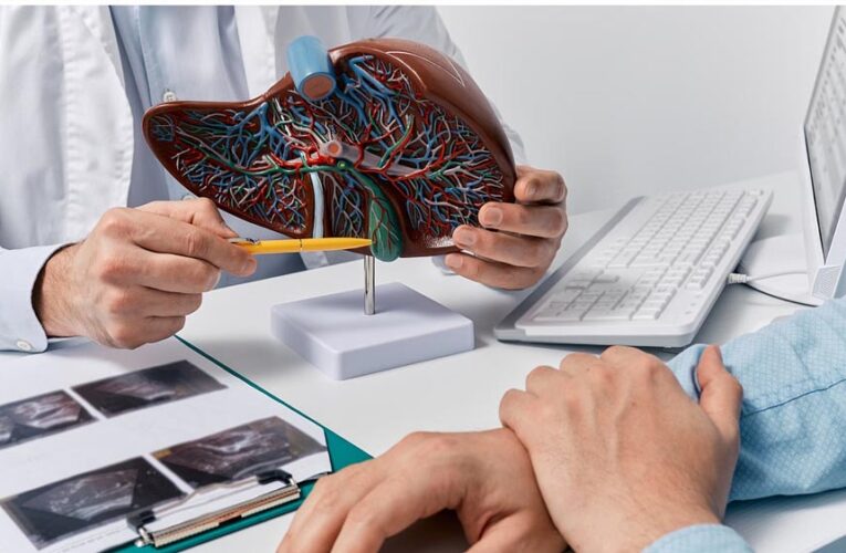 IT प्रोफेशनल्स में फैटी लिवर का खतरा, 84% लोग प्रभावित, डेस्क जॉब वालों के लिए अलर्ट