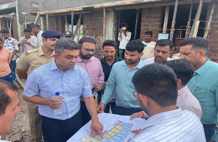 पीएम मोदी के दौरे से पहले कलेक्टर ने किया धार पीएम मित्रा पार्क का निरीक्षण