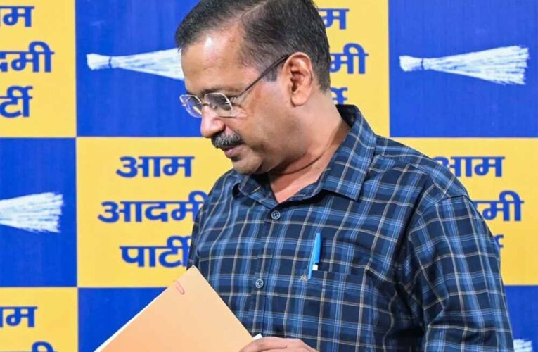 गुजरात में AAP संकट गहराया, रावल ने अचानक थामा इस्तीफा