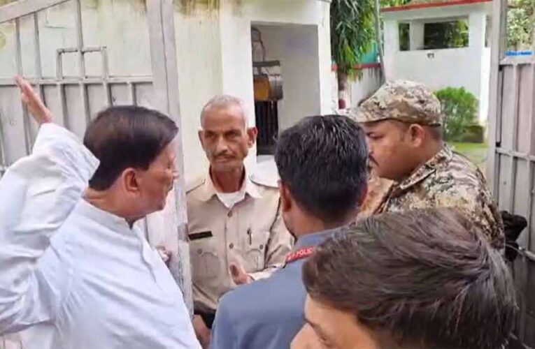 भिंड में विधायक का हंगामा, कलेक्टर को मारने के लिए उठाया हाथ, वीडियो वायरल