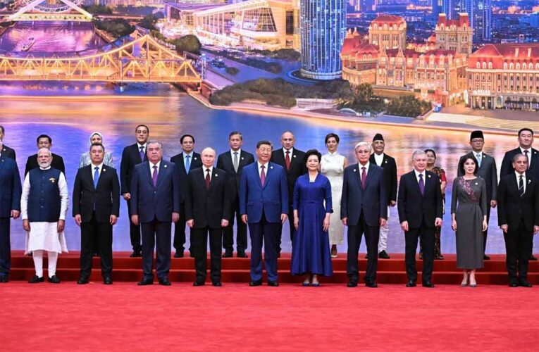 एक फ्रेम में पुतिन-शी-मोदी-शहबाज, दुनिया को क्या संदेश देना चाहते हैं नेता?