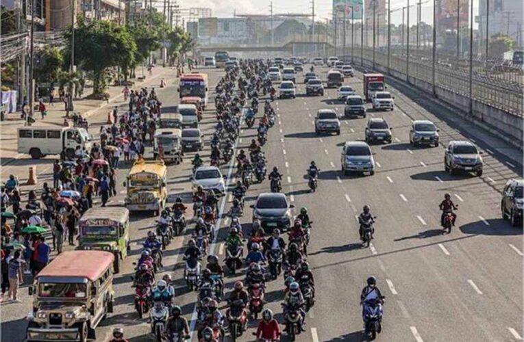 20 साल पुराने वाहनों पर बढ़ा बोझ, सरकार ने रजिस्ट्रेशन रिन्यूअल फीस दोगुनी की