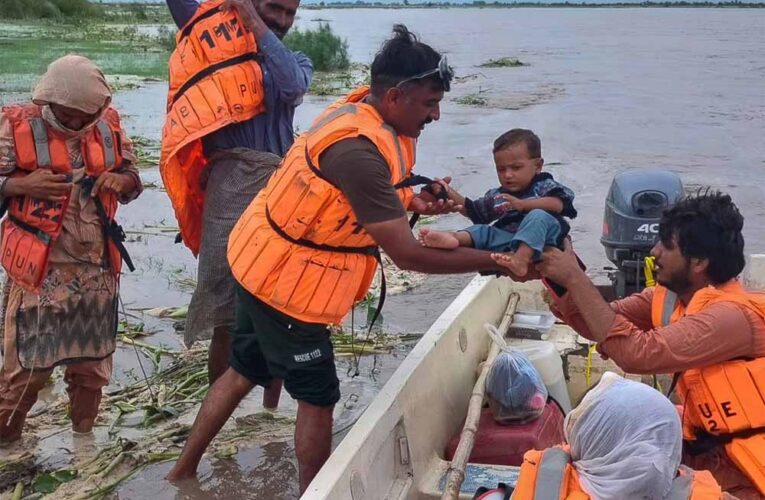 भारत ने बढ़ाया मानवता का परिचय, बाढ़ से पहले डेढ़ लाख लोगों को सुरक्षित निकाला