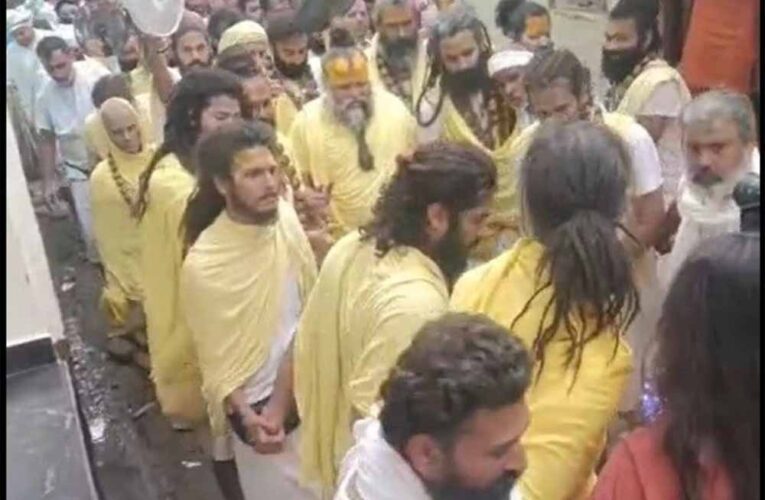 राधा अष्टमी से पहले प्रेमानंद महाराज बरसाना पहुंचे, गहबर वन की की परिक्रमा