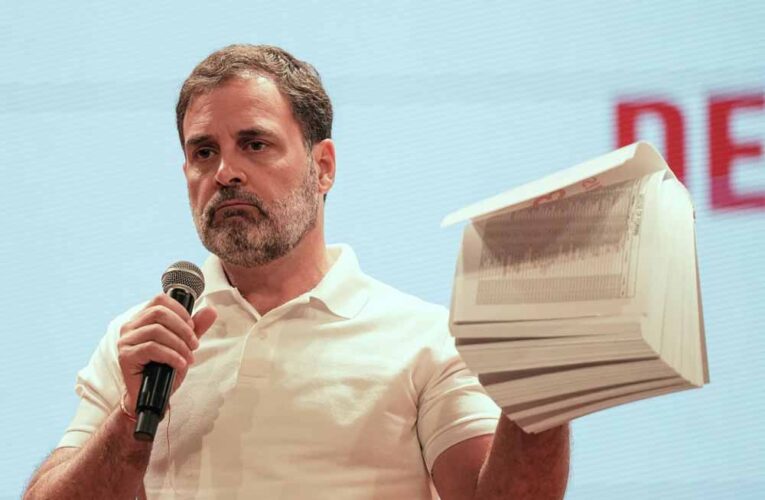 चुनाव आयोग की दो टूक: राहुल गांधी साइन करें या आरोपों से बचें