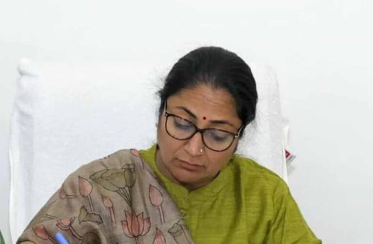 हमले के बाद CM रेखा गुप्ता के कार्यक्रम में घुसा शख्स, पुलिस ने किया गिरफ्तार