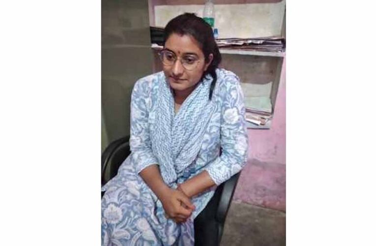 ग्राम विकास अधिकारी सोनाक्षी यादव रिश्वतखोरी में रंगे हाथों पकड़ी, एसीबी ने की कार्रवाई