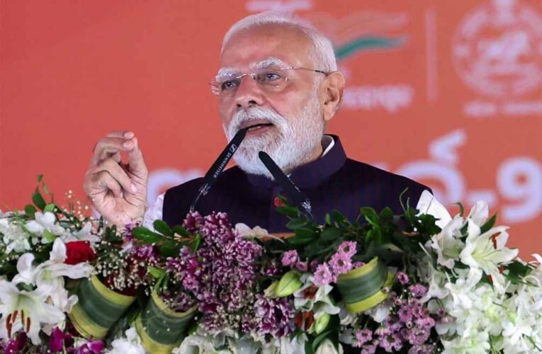 मन की बात,  2 अक्टूबर को खादी खरीदें, गर्व से कहें ‘स्वदेशी हैं’: पीएम मोदी