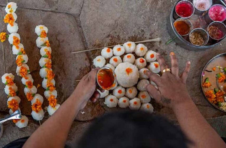 7 सितंबर से पितृपक्ष शुरू, जानें पितरों को जल अर्पण करने की सही विधि