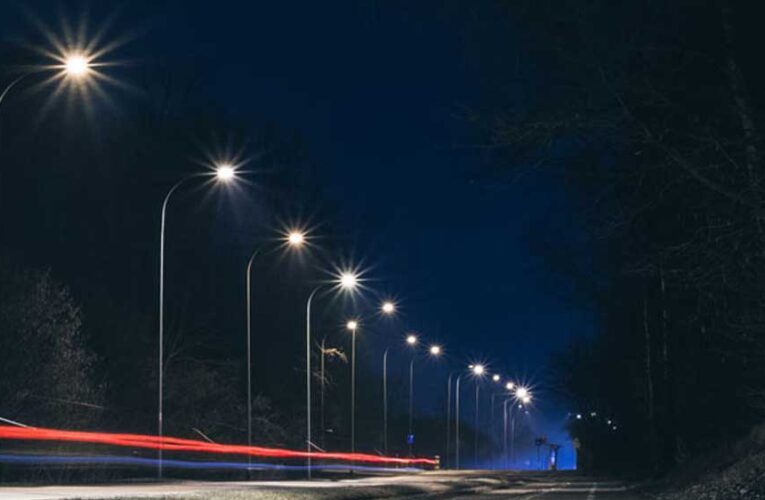 भोपाल स्मार्ट लाइट प्रोजेक्ट में गड़बड़ी! 358 शिकायतों पर भड़के निगमायुक्त, इंजीनियरों से जवाब-तलब