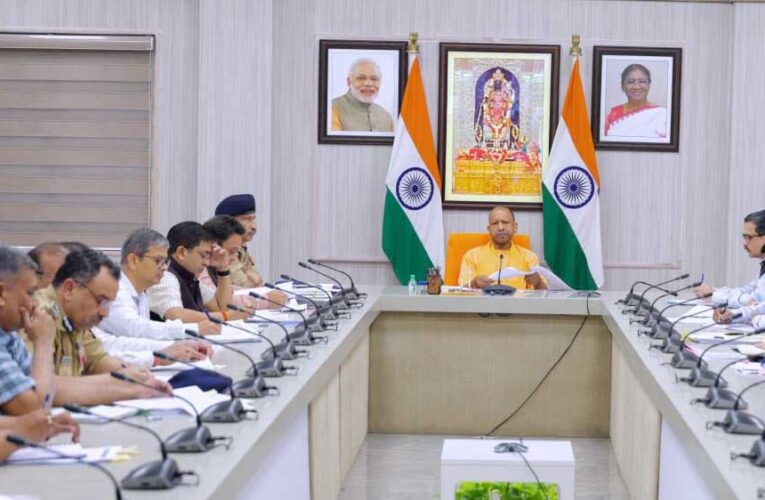 हर्ष उल्लास के साथ मने आगामी पर्व-त्योहार, लोगों की सुरक्षा, सुविधा का रखें पूरा ध्यान- मुख्यमंत्री