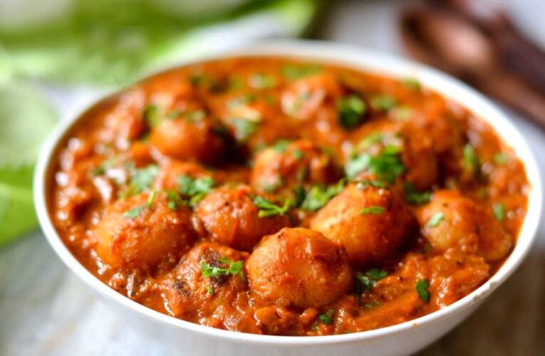 ढ़ाबा जैसा दम आलू घर पर बनाने का सही और आसान तरीका