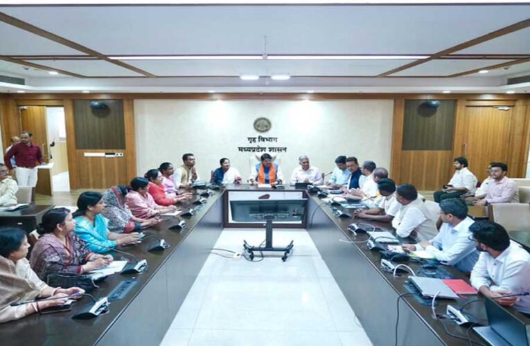 भोपाल मंत्रालय में महापौरों की बैठक, अवैध कॉलोनियों पर सख्त कानून की मांग उठी