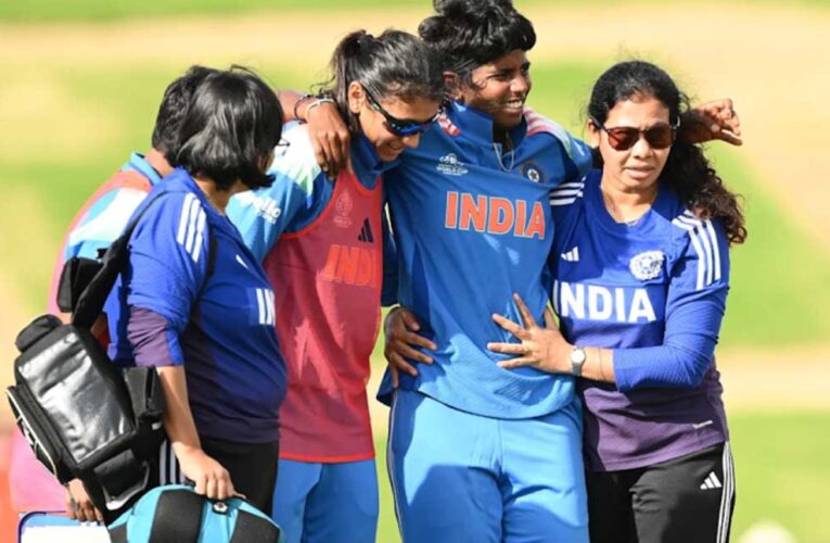 वर्ल्ड कप से पहले बड़ा झटका: टीम इंडिया की स्टार तेज गेंदबाज अरुंधति रेड्डी घायल, व्हीलचेयर पर बाहर गईं