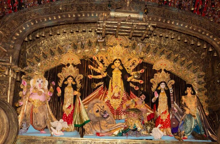 दुर्गा अष्टमी पर बन रहे हैं 2 शुभ योग, जीवन में आएंगे सुख, समृद्धि और सौभाग्य