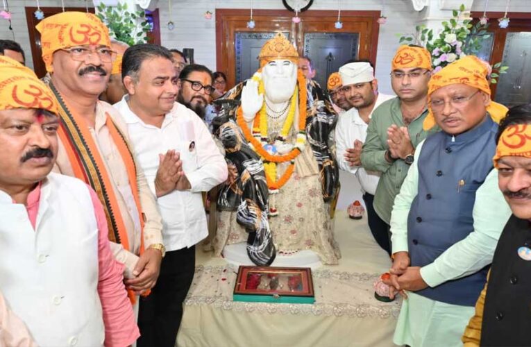 रायपुर : मुख्यमंत्री  साय संत बाबा हरदास राम साहिब जी की बरसी महोत्सव में हुए शामिल