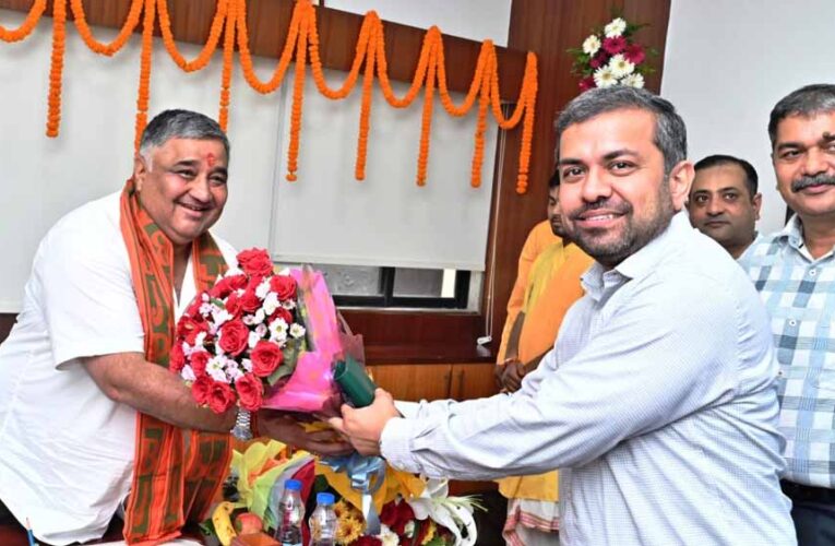 रायपुर : पर्यटन एवं संस्कृति मंत्री राजेश अग्रवाल ने मंत्रालय में कामकाज संभाला