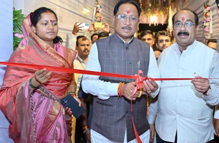 रायपुर : मुख्यमंत्री विष्णु देव साय ने रायगढ़ जिले के ग्राम गढ़ उमरिया में नवगुरुकुल का किया शुभारंभ