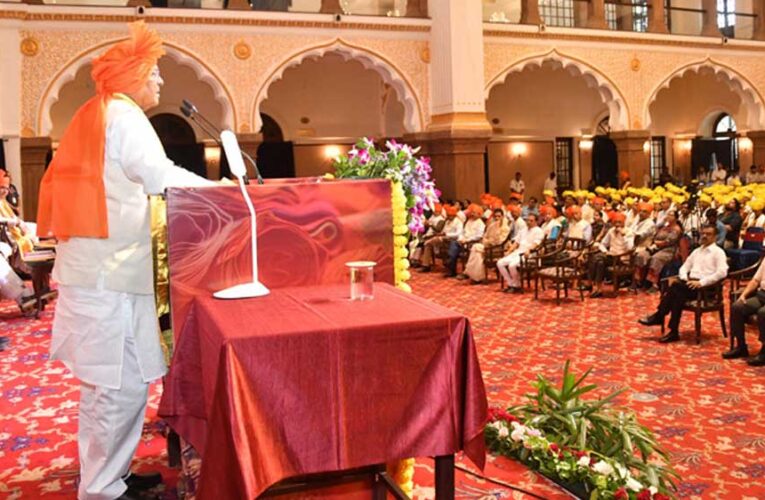 माता-पिता, गुरुजनों के योगदान के प्रति हमेशा रहें कृतज्ञ : राज्यपाल पटेल