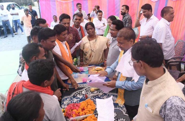 रायपुर : वन मंत्री कश्यप ने नारायणपुर विधानसभा क्षेत्र में 91 लाख रुपये के विकास कार्यों का किया भूमिपूजन एवं लोकार्पण
