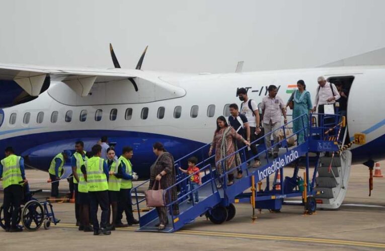 बस्तर एयरपोर्ट से अब तक तीन लाख यात्रियों ने भरी उड़ान, नियमित विमान सेवा से बड़े शहरों से सीधे जुड़ा संभाग