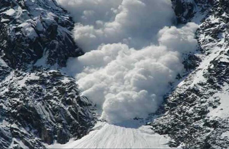 सियाचिन ग्लेशियर में भीषण हिमस्खलन, तीन सैनिक शहीद, राहत-बचाव जारी