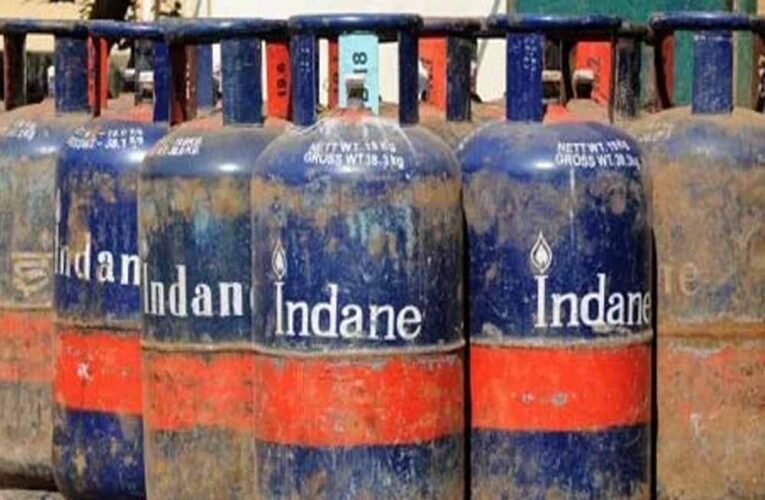 आज से लागू 7 बड़े बदलाव: 19 किलो गैस सस्ती, चांदी हॉलमार्किंग और टैक्स रिटर्न डेडलाइन