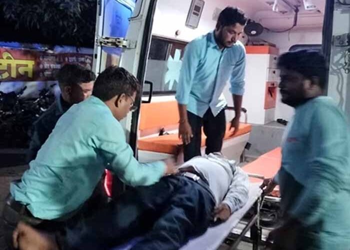 बालाघाट में बड़ा हादसा: ब्रेक फेल होने से बस पलटी, 20 यात्री घायल