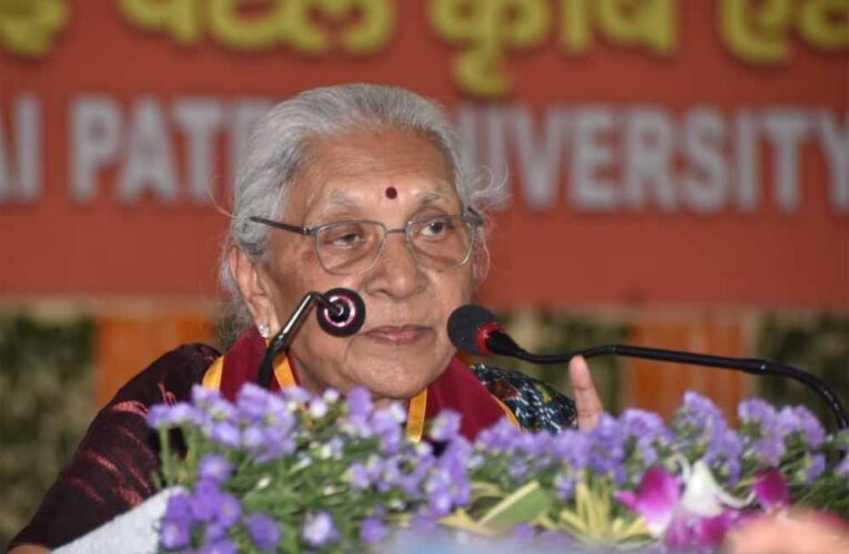 काम करने की झंझट छोड़ें, नौकरी पाएं! शिक्षकों और वैज्ञानिकों पर फिर भड़की राज्यपाल