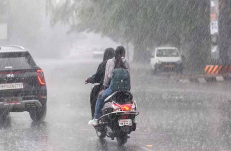 बाढ़ का कहर: 394 मौतें, 5 हजार मकान ढहे, 12 हजार हेक्टेयर डूबा