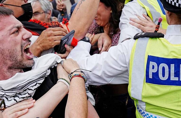 ब्रिटेन में संसद के बाहर हंगामा: 400 से अधिक गिरफ्तार, जानिए क्यों भड़के प्रदर्शनकारी