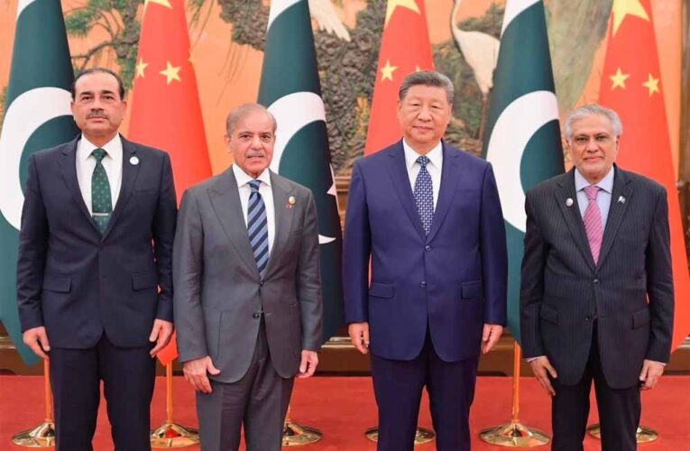 चीन में पाकिस्तानी नेताओं का जमावड़ा, पीएम शहबाज और आर्मी चीफ मुनीर भी मौजूद