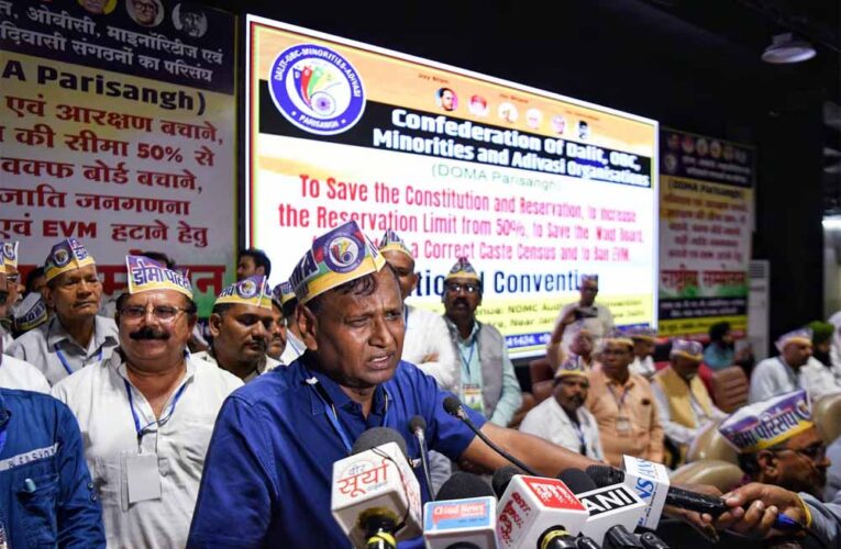 ट्रंप सलाहकार के बयान पर मचा घमासान, कांग्रेस नेता भी बोले- ब्राह्मणों को मिला फायदा