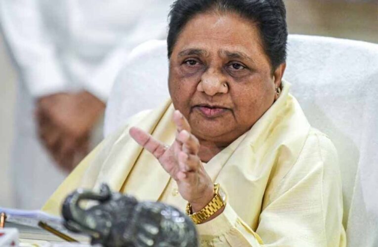 माफी के बाद नई शुरुआत: मायावती ने अशोक सिद्धार्थ को सौंपी 4 राज्यों की जिम्मेदारी