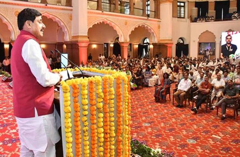 आयुर्वेद के सिद्धांतों का पालन करने से आयुष्मान भव को कर सकते हैं चरितार्थ : मुख्यमंत्री डॉ. यादव
