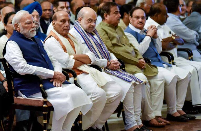 भाजपा में अध्यक्ष पद खाली, विपक्ष ने उठाए सवाल