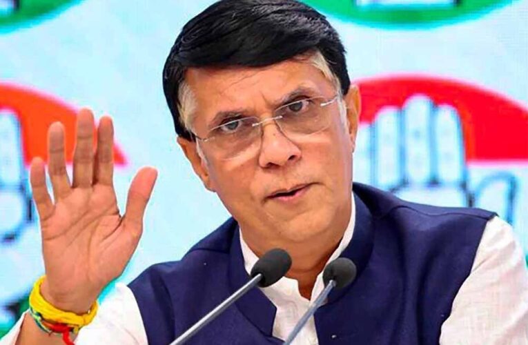 पवन खेड़ा पर दो वोटर ID रखने का आरोप, चुनाव आयोग ने भेजा नोटिस