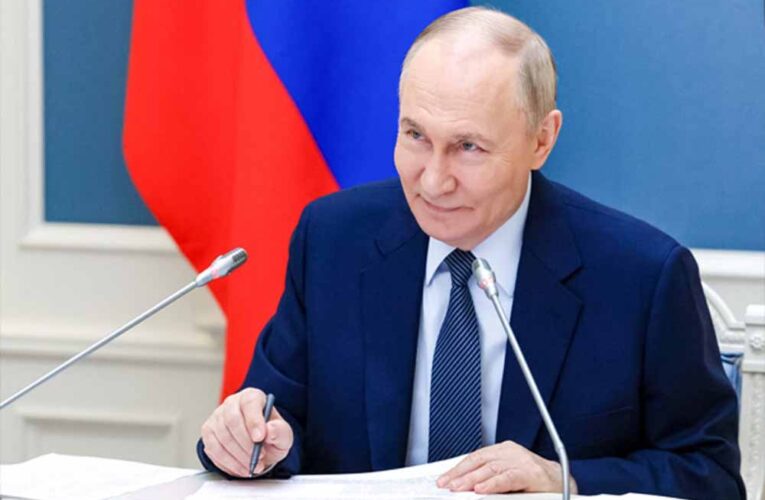 पुतिन का सुनहरा इतिहास: डोनबास विवाद के बीच पश्चिम की नजरें केंद्रित