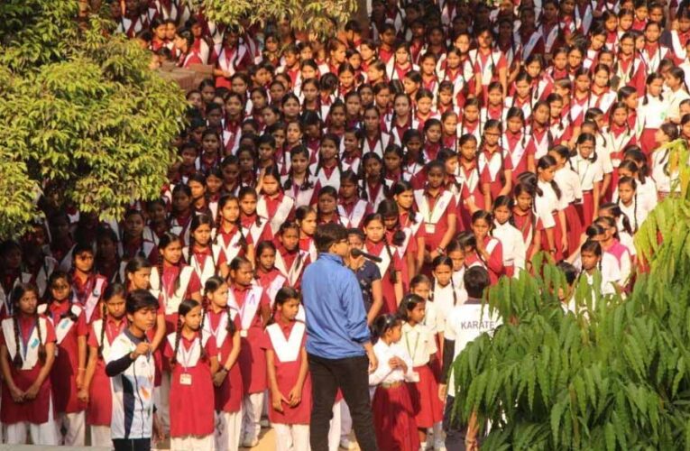 ‘सेल्फ डिफेन्स’ से बालिकाओं को आत्मनिर्भरता की राह दिखा रहीं ज्योति