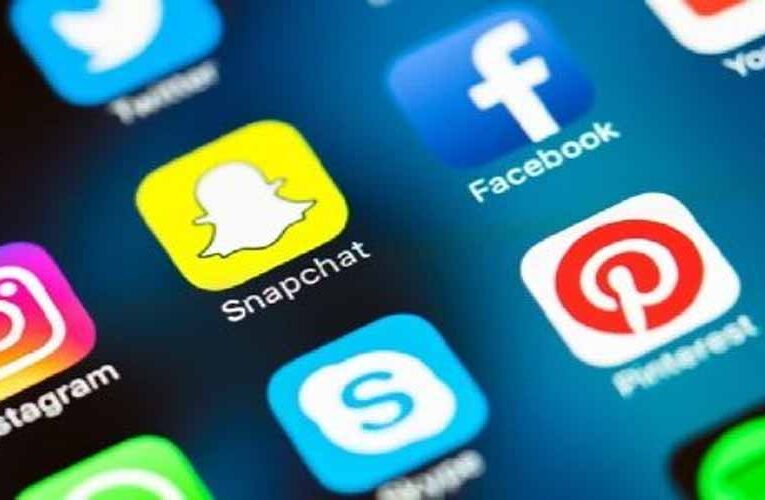 नेपाल में 26 सोशल मीडिया प्लेटफॉर्म बैन, YouTube और WhatsApp पर भी रोक