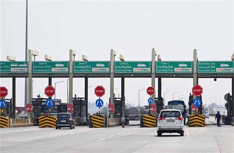 भारत में नया टोल प्लाजा, अब बिना रुके गुजरेगी गाड़ियां