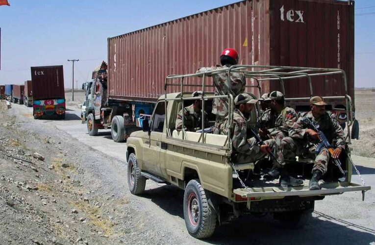 पाकिस्तान में TTP का खौफनाक हमला: 12 सैनिकों की मौत