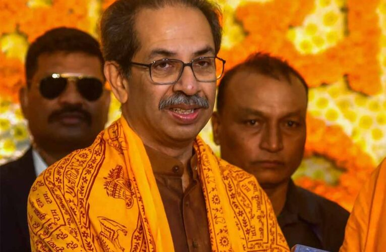 उद्धव ठाकरे का हमला: भारत-पाकिस्तान क्रिकेट मैच को बताया सैनिकों का अपमान