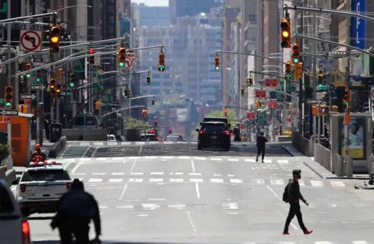 ट्रंप पॉलिसी से लगेगा एक और झटका, अमेरिका की पहली बार घट जाएगी आबादी