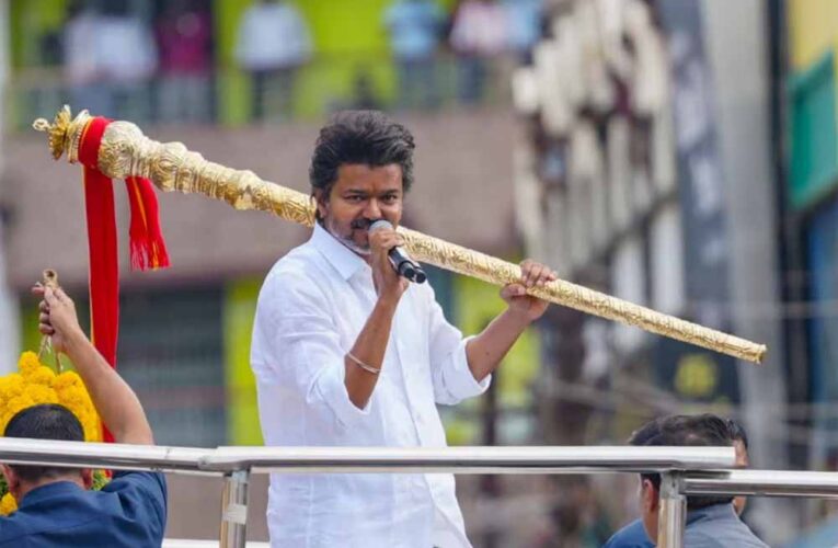 टीवीके रैली में हंगामा: पुलिस लाठीचार्ज पर विवाद, कोर्ट तक पहुंचा मामला